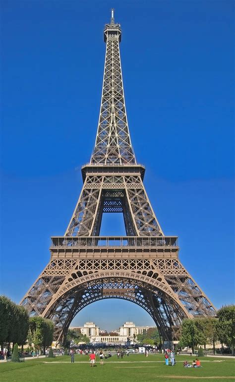 eiffel towering